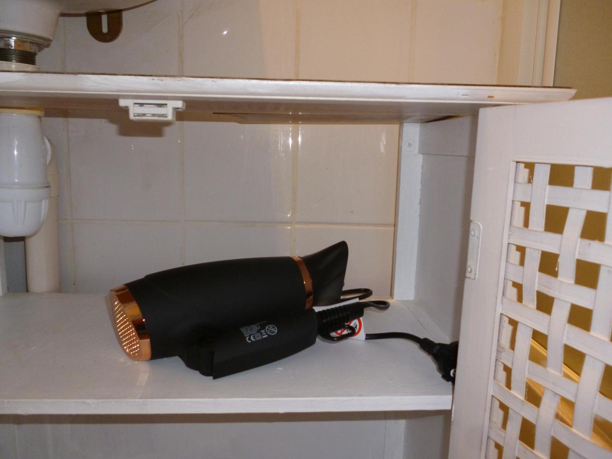 Appartement Gentlemen Au Premier Etage A 50 Metres De La *